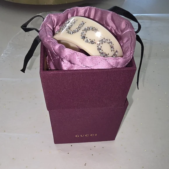 Authentic!! GUCCI "DEADSTOCK" IVORY Cuff Bracelet with Silver Rhinestones - Picture 12 of 16